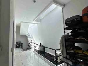 rumah siap huni ada rooftoop,ruang gym,sauna , basement bangunan klasik sangat strategis,area premium jakarta selatan investasi tinggi lokasi di Jakarta Selatan, tersedia melalui melalui situs Olx