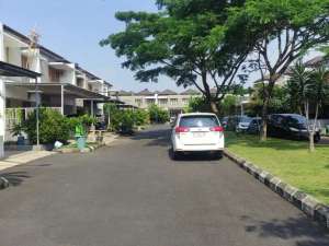 RUMAH SIAP HUNI CHERRY FIELD BANDUNG - Carport 2 Mobil, Lingkungan ElitNyaman lokasi di Bandung Kota, tersedia melalui melalui situs Olx
