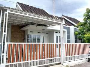 RUMAH SIAP HUNI DALAM PERUM DEKAT KAMPUS 3 UNIVERSITAS SANATA DHARMA lokasi di Sleman Kab., tersedia melalui melalui situs Olx