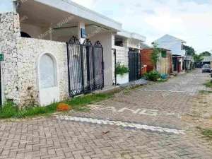 Rumah Siap Huni Dengan Private poll Full Furnish Di Belakang Kantor Samsat Banyuwangi lokasi di Banyuwangi  Kab., tersedia melalui melalui situs Olx