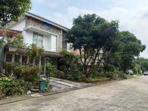 RUMAH SIAP HUNI DENGAN TAMAN LUAS DI SENTUL CITY, BOGOR lokasi di Bogor Kota, tersedia melalui melalui situs Olx