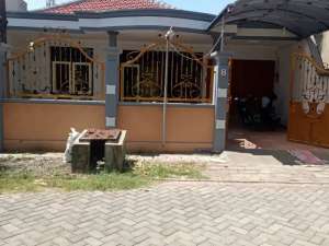 RUMAH SIAP HUNI DI KUTISARI TERMURAH DI SEKELILING NYA lokasi di Surabaya Kota, tersedia melalui melalui situs Olx