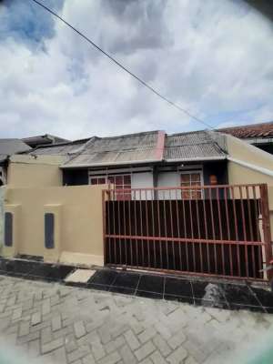 Rumah siap huni di perumnas 2 karawaci lokasi di Tangerang Kota, tersedia melalui melalui situs Olx