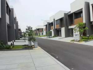 Rumah Siap Huni di Summarecon Crown Gading, Bekasi lokasi di Bekasi Kota, tersedia melalui melalui situs Olx