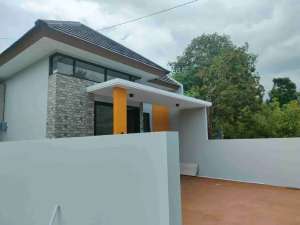 rumah siap huni dipasar pakem jl Kaliurang km 16 lokasi di Sleman Kab., tersedia melalui melalui situs Olx