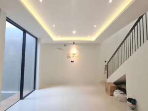 RUMAH SIAP HUNI, FULL FURNISHEDMINI POOL DEKAT MAGUWOHARJO, SLEMAN lokasi di Sleman Kab., tersedia melalui melalui situs Olx