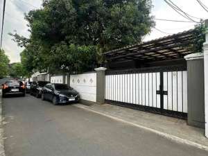 Rumah Siap Huni Lokasi Strategis Di Bangka lokasi di Jakarta Selatan, tersedia melalui melalui situs Olx