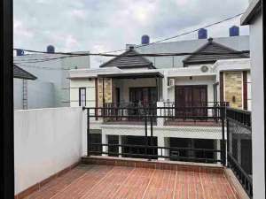 RUMAH SIAP HUNI PINGGIR JALAN RAYA BISA KPR DP 0 DEKET JLN RAYA BOGOR lokasi di Depok Kota, tersedia melalui melalui situs Olx