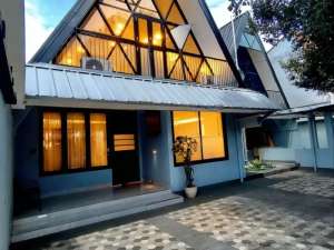 rumah single house akses jalan 2 mobil di cijantung jakarta timur lokasi di Jakarta Timur, tersedia melalui melalui situs Olx