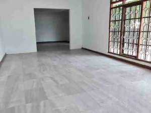 Rumah Solo Kota lokasi di Surakarta Kota, tersedia melalui melalui situs Olx