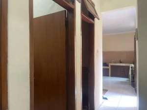 Rumah Strategis 3kamar cocok untuk kantor Akses Lebar dekat Tol banyuanyar Banjarsari Solo lokasi di Surakarta Kota, tersedia melalui melalui situs Olx