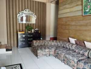 Rumah Strategis dekat Hotel ALILATengah kota Jajar Laweyan SOLO Surakarta lokasi di Surakarta Kota, tersedia melalui melalui situs Olx