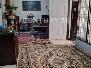 Rumah Strategis Dekat RS Dan Mall Rawamangun lokasi di Jakarta Timur, tersedia melalui melalui situs Olx