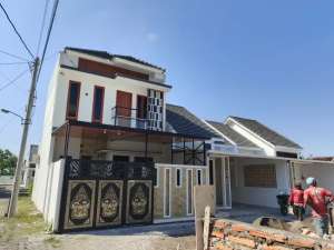 Rumah Strategis Solo Colomadu 2 Lantai 5 menit dari Bandara Solo lokasi di Surakarta Kota, tersedia melalui melalui situs Olx