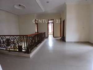 Rumah Super Bagus Di Cempaka Putih JakPus lokasi di Jakarta Pusat, tersedia melalui melalui situs Olx