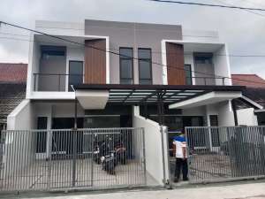 Rumah Sweet Lux di Margahayu Raya dkt Metro Indah Mall Kawaluyaan Buah batu lokasi di Bandung Kota, tersedia melalui melalui situs Olx