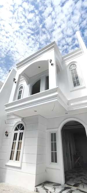 Rumah Taktis Dijual dkt BKR 3 Lantai Suryalaya Regol Buahbatu LEN Cijagra SMA 11 lokasi di Bandung Kota, tersedia melalui melalui situs Olx