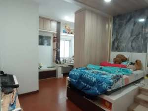 Rumah Taman Palem bangunan mandiri parkir luas lokasi di Jakarta Barat, tersedia melalui melalui situs Olx