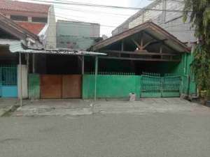 Rumah tempat usaha 1.25 M pinggir jalan raya di kayuringin LT 136 cocok utk kost dekat jln raya kalimalang Mall Metropolitan lokasi di Bekasi Kota, tersedia melalui melalui situs Olx