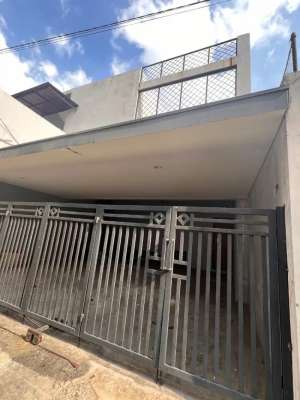 Rumah Tenang di Jaksel Anti Flexing lokasi di Jakarta Selatan, tersedia melalui melalui situs Olx