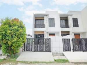 Rumah Terawat 15 Menit ke Eka Hospital Harapan Indah Siap Huni J-31322 lokasi di Bekasi Kota, tersedia melalui melalui situs Olx