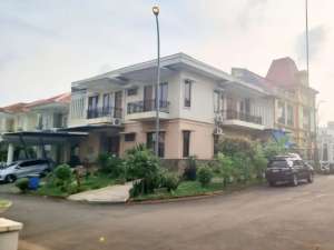 RumahToko Semi Furnished, Versailes Rawa Buntu, Serpong lokasi di Tangerang Selatan Kota, tersedia melalui melalui situs Olx