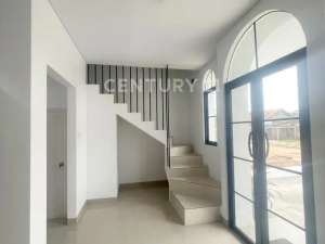 RUMAH TOWNHOUSE DESAIN SPANISH DI CILANGKAP JAKARTA TIMUR lokasi di Jakarta Timur, tersedia melalui melalui situs Olx