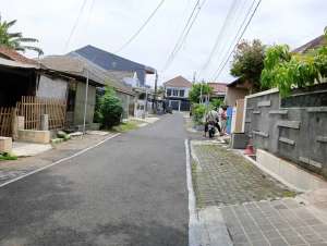 Rumah Tua Hitung Tanah Jalan Jeruk Lampersari Dekat Java Mall lokasi di Semarang Kota, tersedia melalui melalui situs Olx