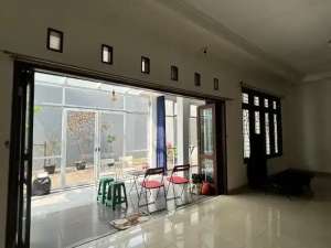 Rumah usaha murah 4.8M strategis LT 300 LB419pinggir jalan utama bulevard dkt Ruko Mall grand galaxy park lokasi di Bekasi Kota, tersedia melalui melalui situs Olx