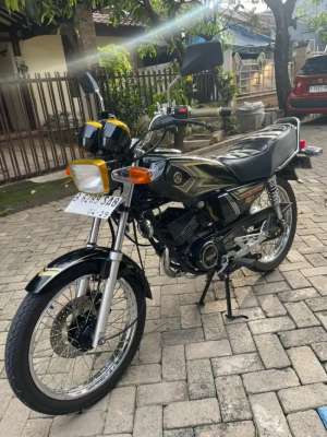 Jual bekas RX-KING 135 2004 HITAM 98 MULUS LIKE A NEW ORIGINAL YAMAHA,lokasi di Bekasi Kota