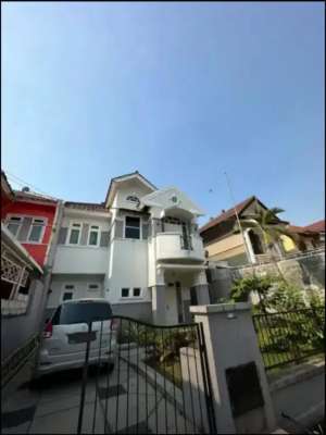 SALE NEGO Dijual Rumah 200m2 di Telaga Kahuripan Parung lokasi di Bogor Kab., tersedia melalui melalui situs Olx