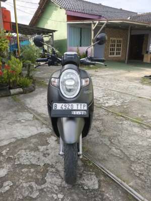 Jual bekas Sale Scoopy Stylish 2018 Surat Lengkap,lokasi di Tangerang Selatan Kota