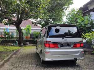 Jual bekas SANGAT ANTIK KM 40RB TOYOTA ALPHARD 2005,lokasi di Surabaya Kota