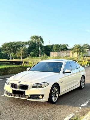 Jual bekas SANGAT ISTIMEWA BMW F10 528i 2.0 Luxury AT 2014,lokasi di Tangerang Kota