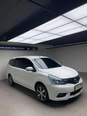 Jual bekas Satset Irit dan nyaman Nissan grand livina 2017 type Sv MaticAT,lokasi di Jakarta Barat