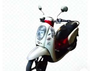 Jual bekas Scoopy 2013 putih,lokasi di Jakarta Timur