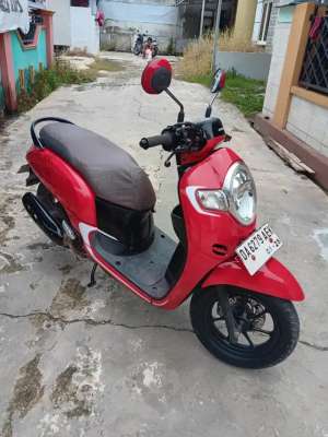 Jual bekas Scoopy 2018 lengkap hidup,lokasi di Banjarmasin Kota