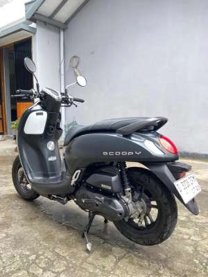 Jual bekas Scoopy 2023 hitam,lokasi di Bandung Kota