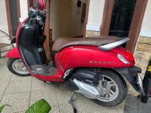 Jual bekas Scoopy 2024 kondisi mulus jual cepat, pajak panjang maret tahun 2027,lokasi di Tangerang Kota