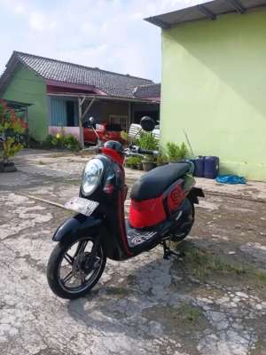 Jual bekas Scoopy fi 2014 lengkap halus original,lokasi di Tangerang Selatan Kota