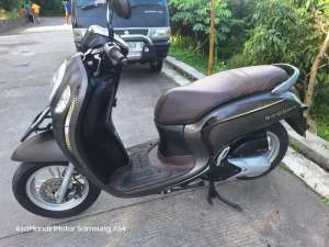 Jual bekas Scoopy keyless 2023 km rendah pajak baru bisa cashkredit syariah,lokasi di Sleman Kab.