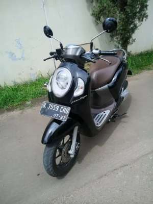 Jual bekas Scoopy keyless prestige 2022 lengkap hidup,lokasi di Tangerang Selatan Kota