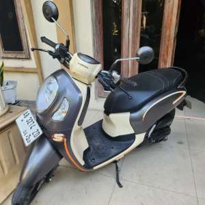 Jual bekas Scoopy krem 2023 gbm,lokasi di Sleman Kab.