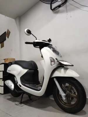 Jual bekas Scoopy New Keyless 2025 Bln 5 Istimewa Seperti Baru Gres ABBA,lokasi di Jakarta Timur