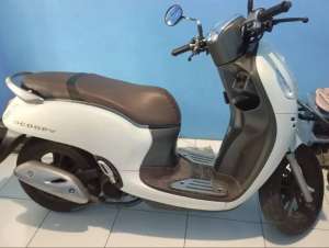 Jual bekas Scoopy prestige 2022 putih km 6666,lokasi di Jakarta Selatan