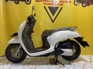 Jual bekas SCOOPY PRESTIGE KEYLES THN 2024 CASHCREDIT KM15RB,lokasi di Jakarta Barat