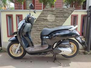 Jual bekas SCOOPY PRESTIGE KEYLESS TAHUN 2021,lokasi di Depok Kota