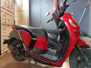 Jual bekas scoopy sporty 2021 surat lengkap,lokasi di Depok Kota
