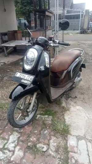 Jual bekas Scoopy stylish 2016 lengkap hidup,lokasi di Tangerang Selatan Kota