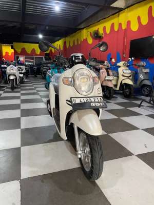 Jual bekas Scoopy Stylish Tahun 2018 kredit adira,lokasi di Tangerang Kota